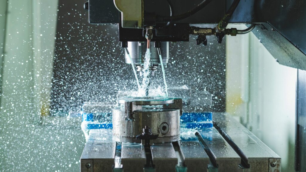 What is the Difference Between CNC Machining and Manual Machining?
