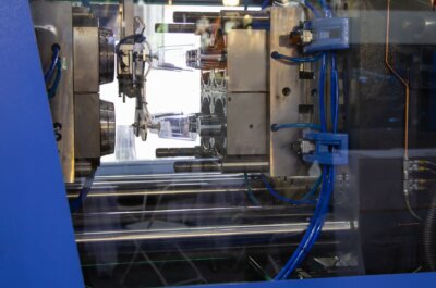 What is Injection Molding Machine: Definition, Types & Characteristics featured image