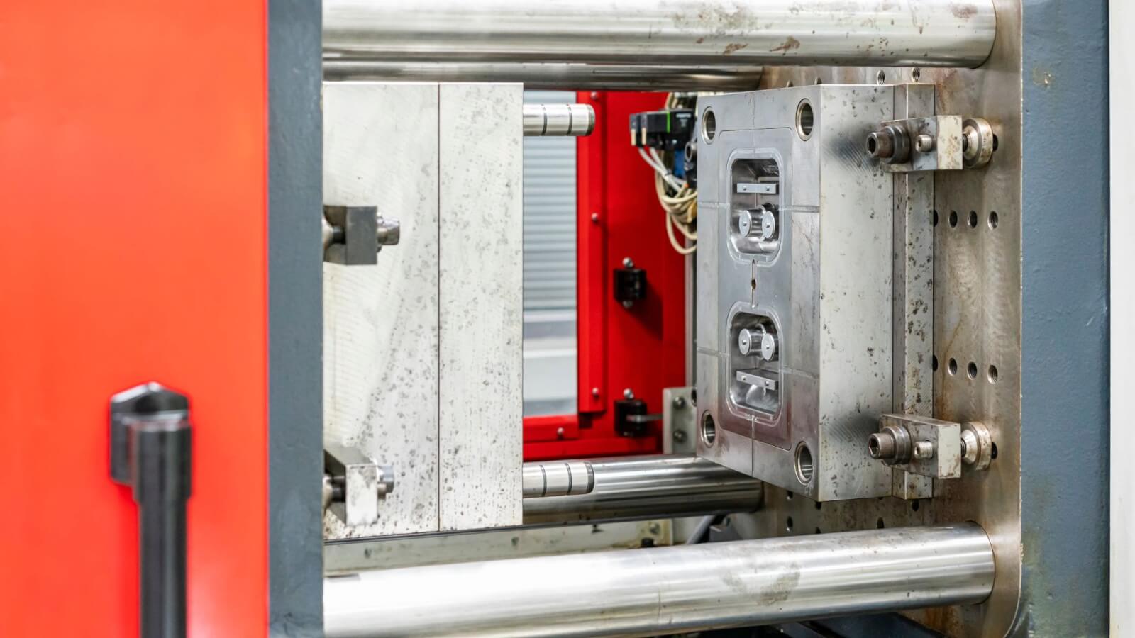 How are Thermoplastics Classified for Injection Molding?