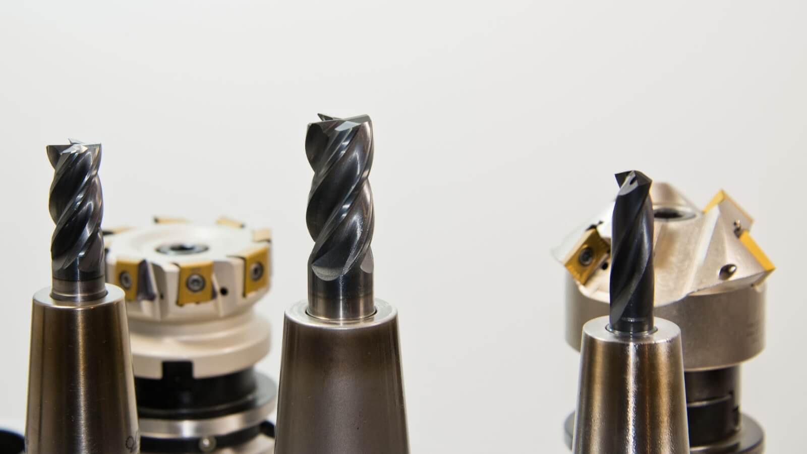 What are the Machines and Tools Required for the Thread Milling Process